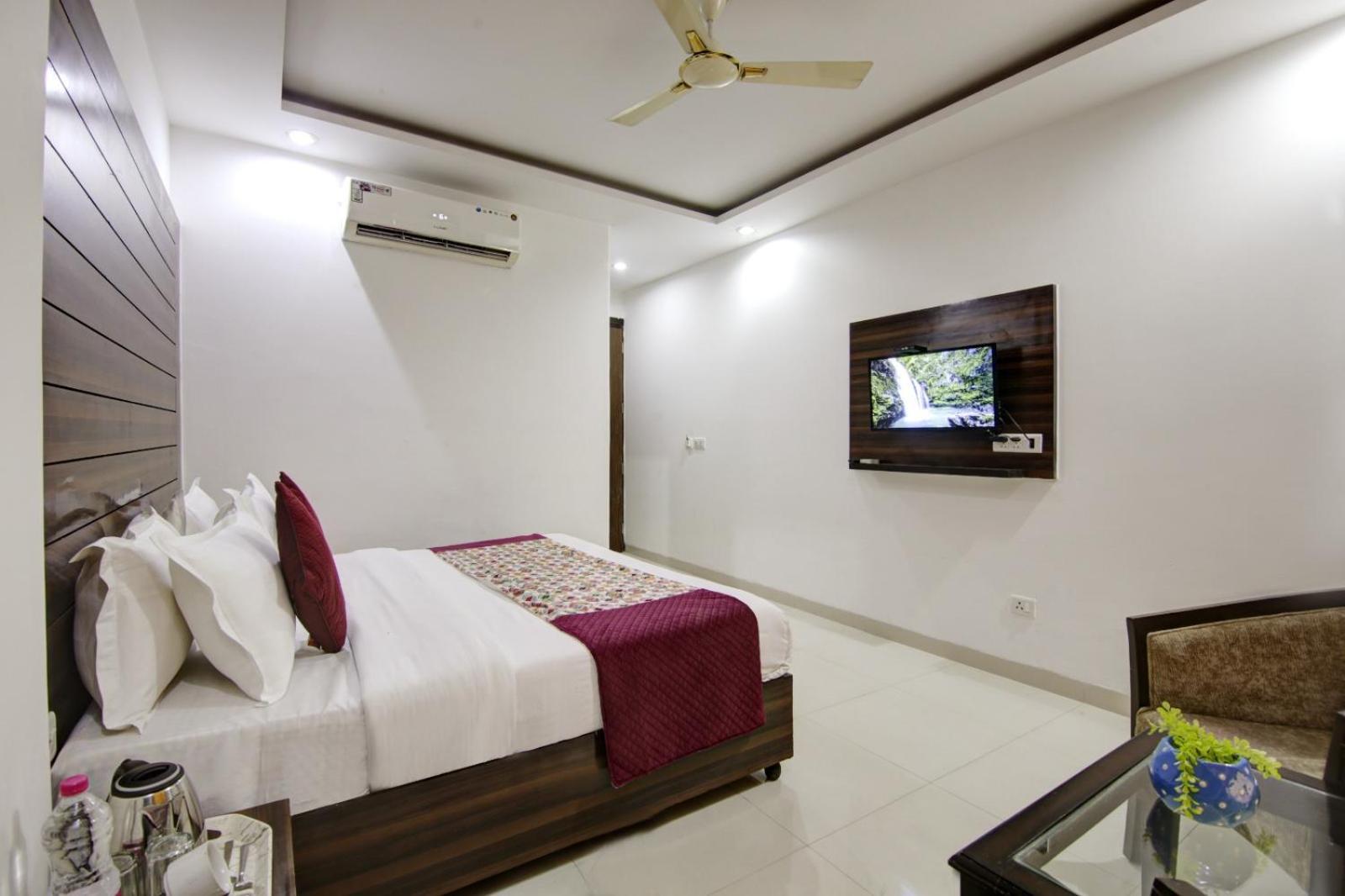 Hotel Devrana Delhi Airport Yeni Delhi Dış mekan fotoğraf