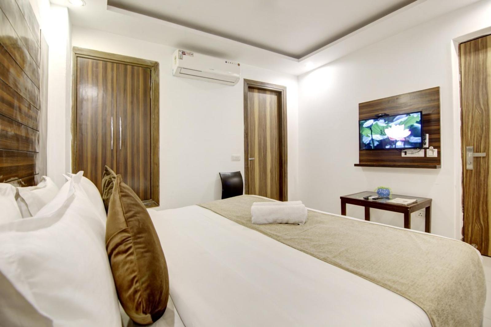 Hotel Devrana Delhi Airport Yeni Delhi Dış mekan fotoğraf