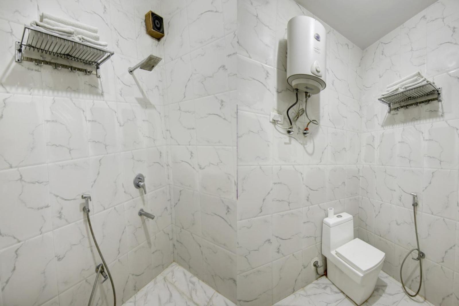 Hotel Devrana Delhi Airport Yeni Delhi Dış mekan fotoğraf