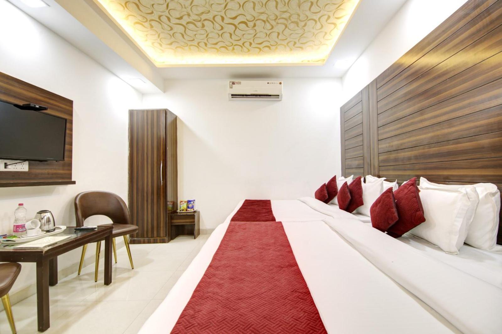 Hotel Devrana Delhi Airport Yeni Delhi Dış mekan fotoğraf